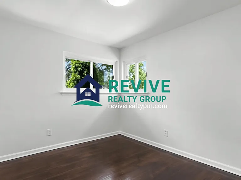 21374 Ithaca Ave — Photo 13
