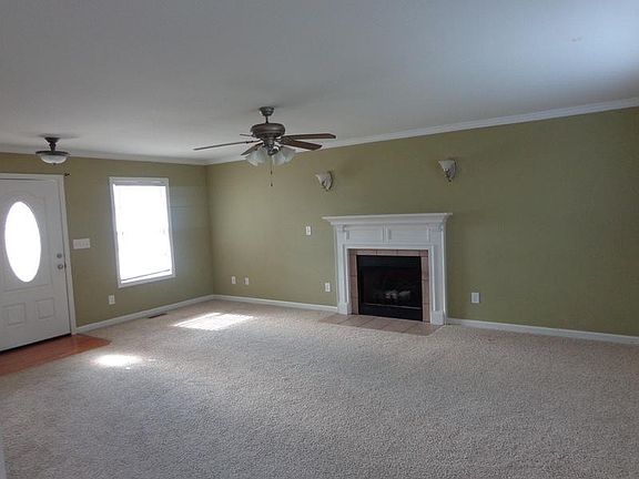2nd image of 319 Chalet Cir