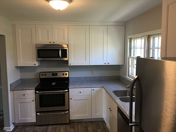2nd image of 872 Westminster Ln