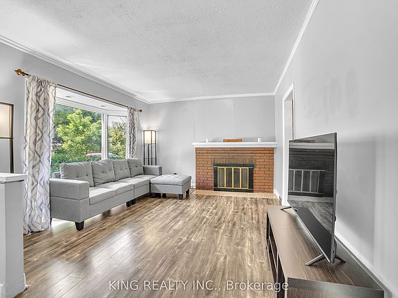 3rd image of 60 Eastman Ave
