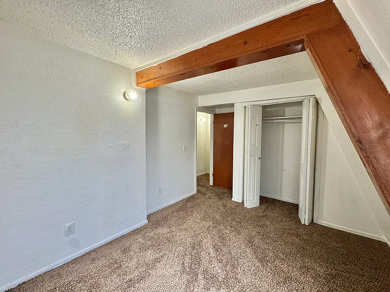 2401 SW 43rd St #6 — Photo 18