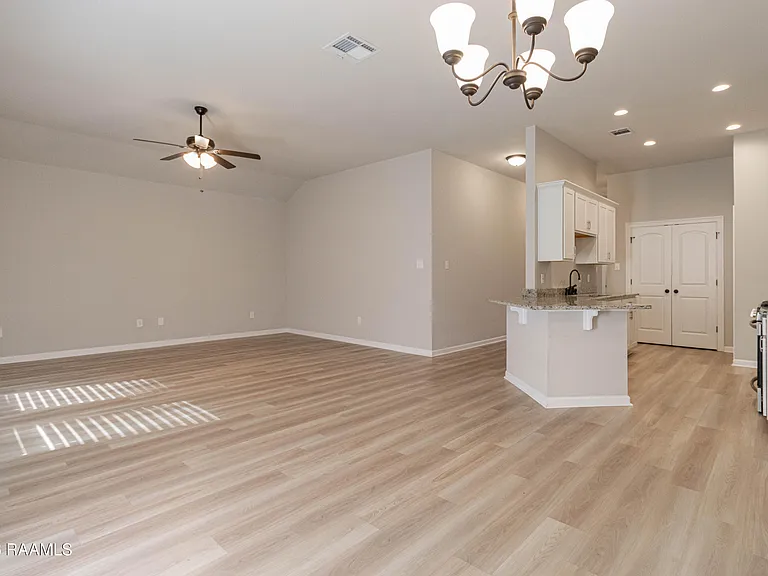 304 Tall Meadows Ln — Photo 4