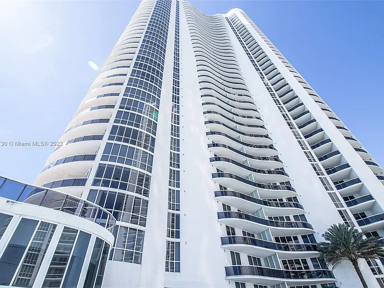 15901 Collins Ave #25F — Photo 23