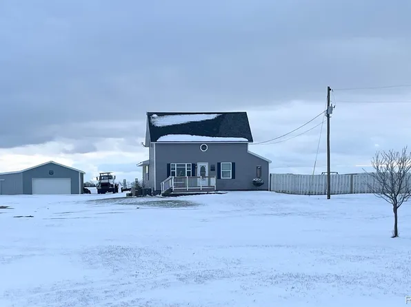 3675 Canboro Rd, Owendale, MI 48754