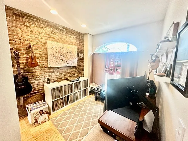 472 Commercial St #2 — Photo 4