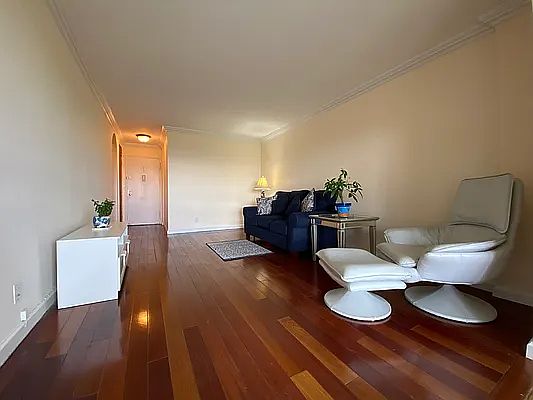 4th image of 4705 Henry Hudson Pkwy #8A