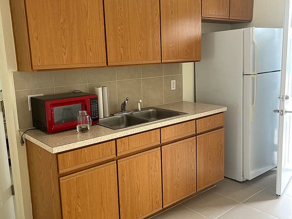 4th image of 227 Flamingo Dr #1