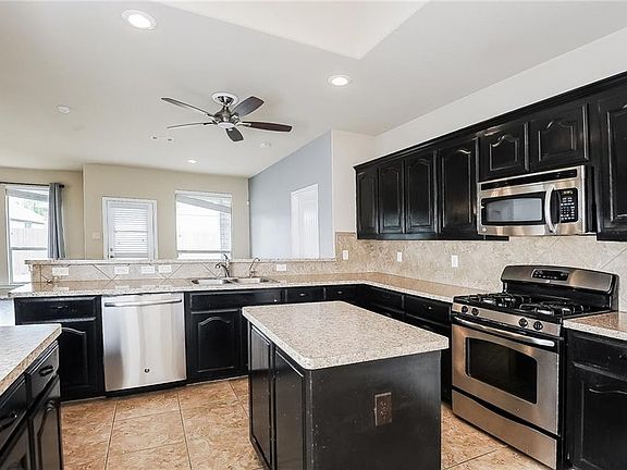 4th image of 1309 Zanna Grace Way