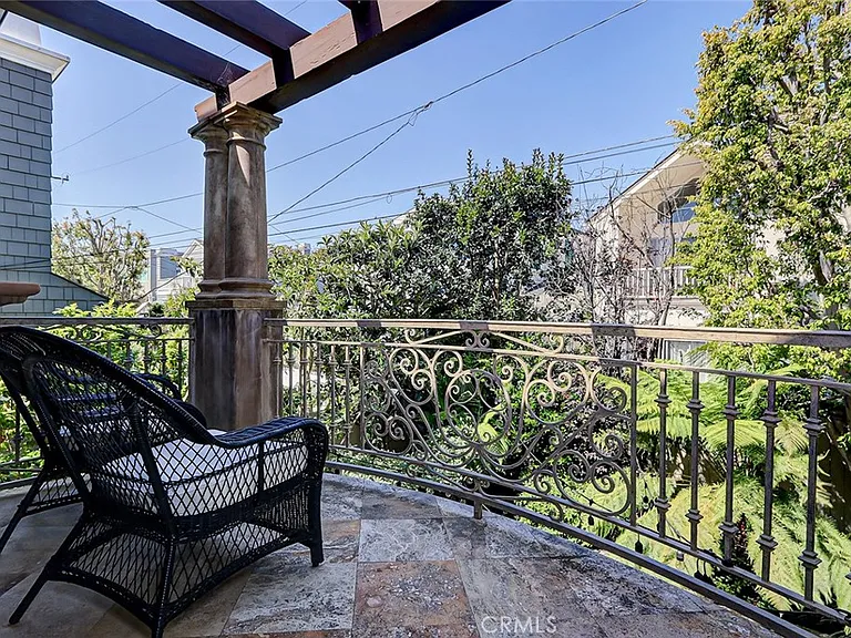 3005 N Poinsettia Ave — Photo 46