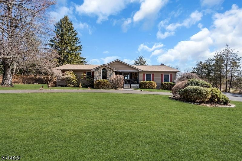 1st image of 206 Cokesbury Rd