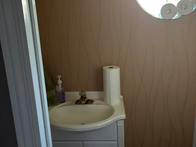 1004 Stanford Ln — Photo 10