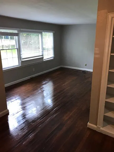 2 bed, 932 sqft, $2,000 — Photo 3
