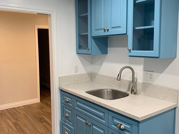 4th image of 648 N Osborn Ave #B