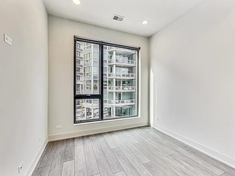 847 N Larrabee St #2F — Photo 8