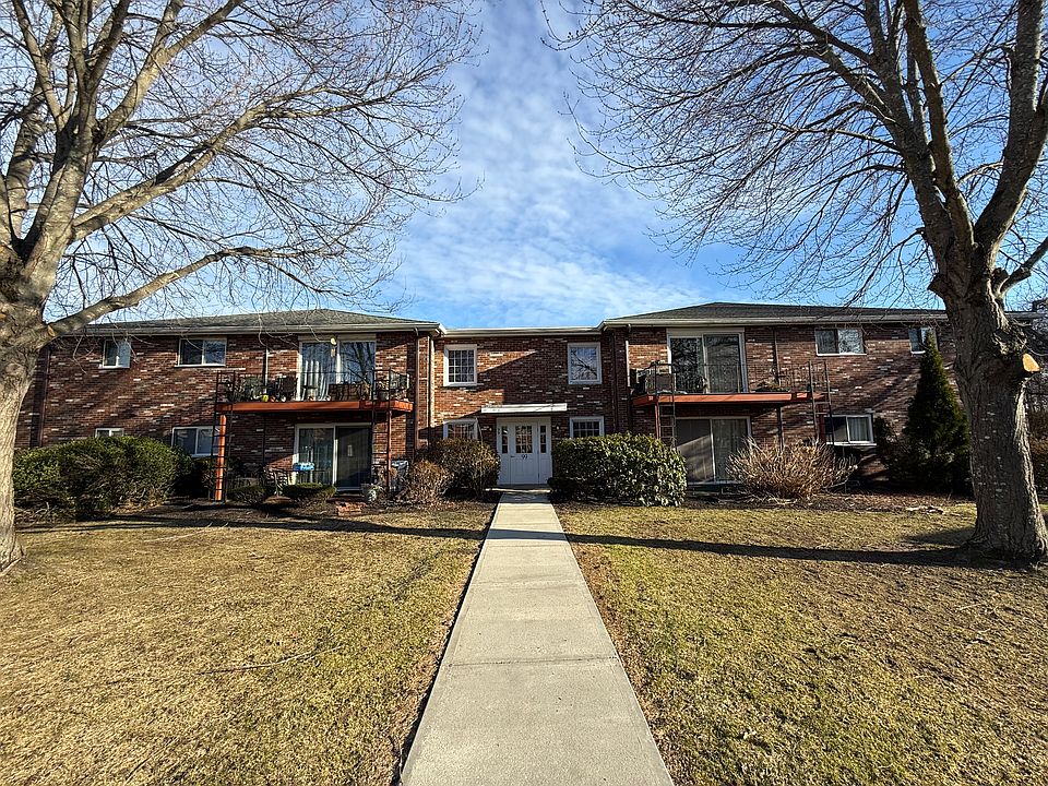 1st image of 98 Fountain Ln #4