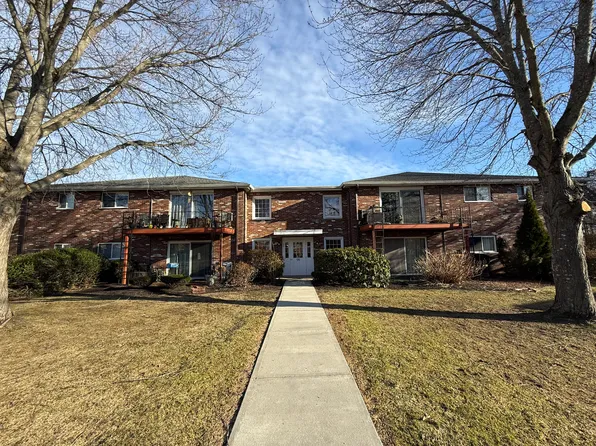 98 Fountain Ln #4, South Weymouth, MA 02190