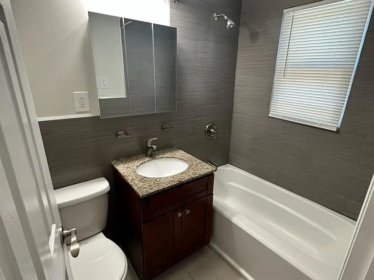 18 Byron Pl #2 — Photo 9
