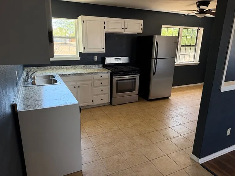 1234 Sycamore St — Photo 3