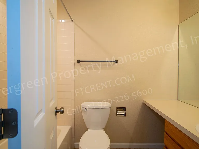 5225 White Willow Dr #M200 — Photo 17