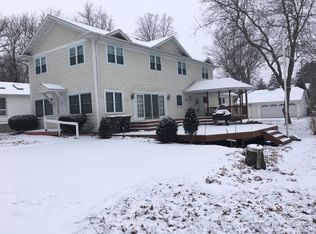 N1789 Spring Rd, Lake Geneva, WI 53147