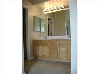 2nd image of 552 Manhattan Pl