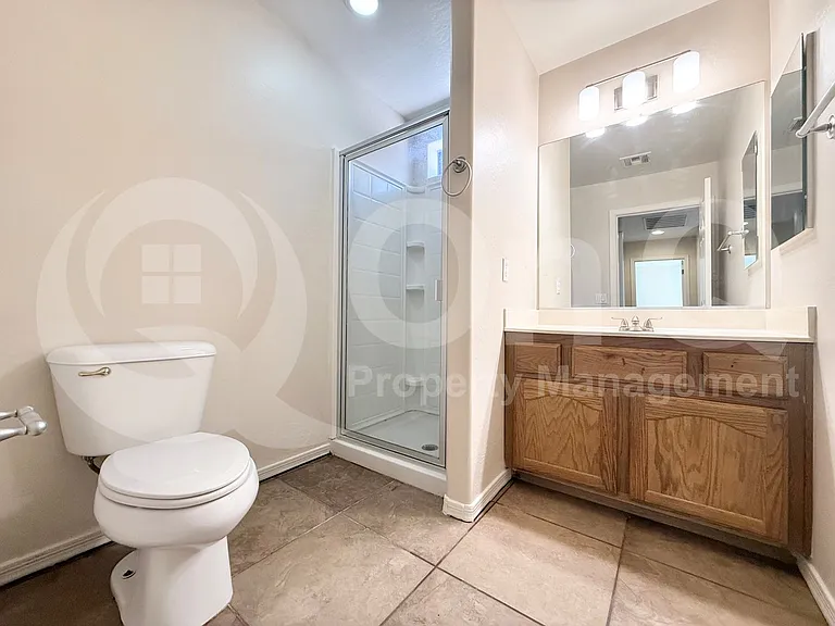 10225 W Camelback Rd #11 — Photo 27