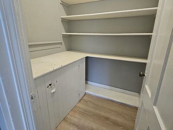 4th image of 10-12 Vernon St #202