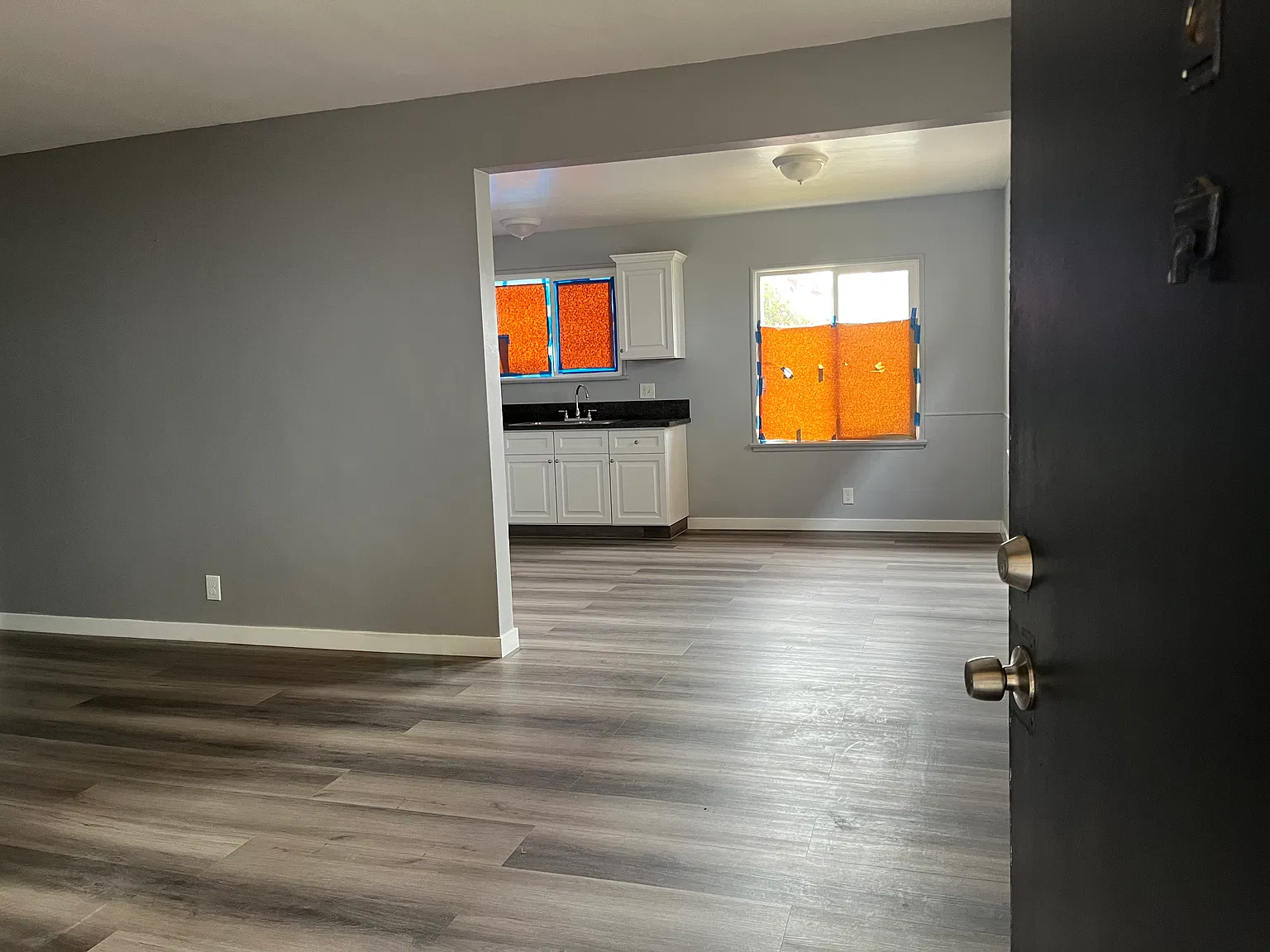 2 bed, 4223 sqft, $2,200 — Photo 2