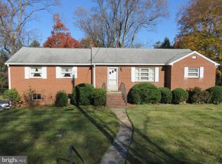 1502 Forest Ln, Mc Lean, VA 22101