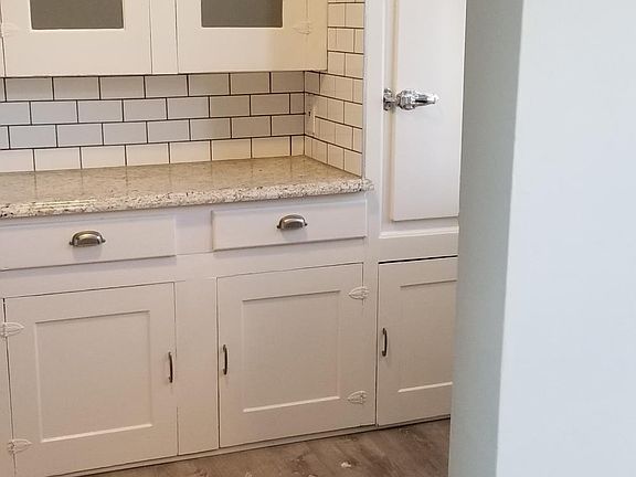 5th image of 1653 Kenmore Ave APT 1