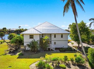 557 Lake Murex Cir, Sanibel, FL 33957