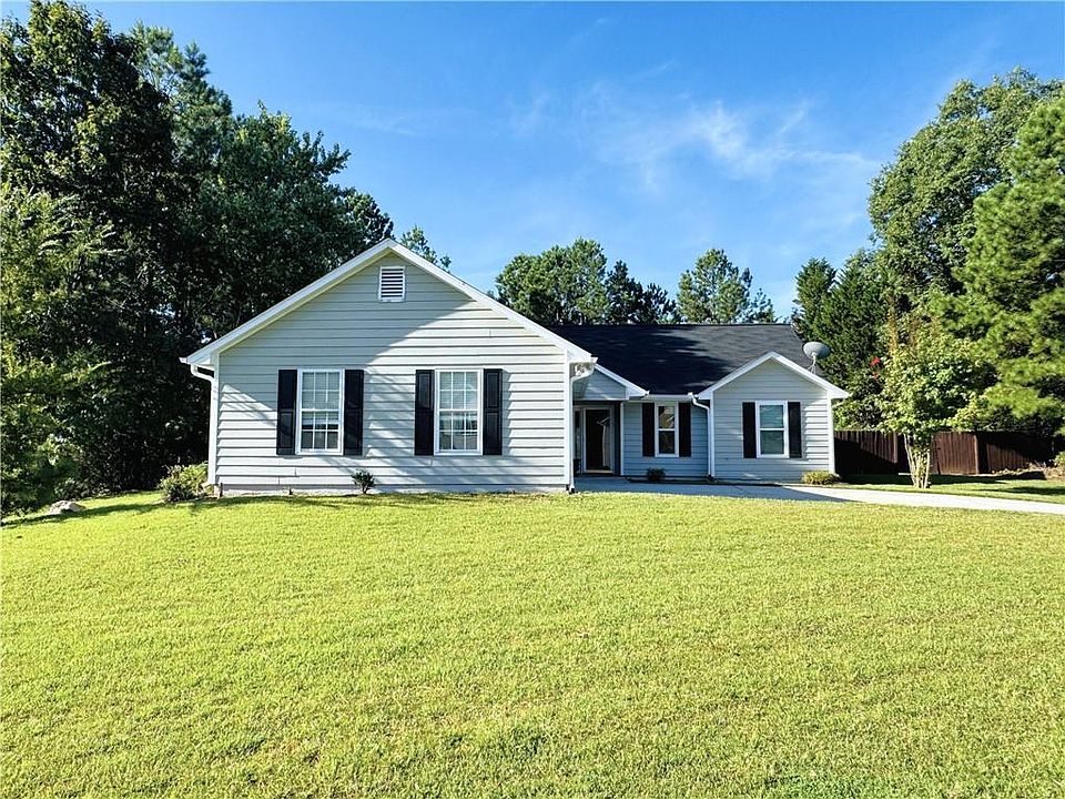 1st image of 605 Saddle Shoals Dr