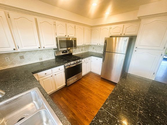 5th image of 8062 S Rosemary Ct