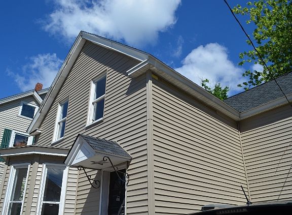 2nd image of 835 W Hollis St
