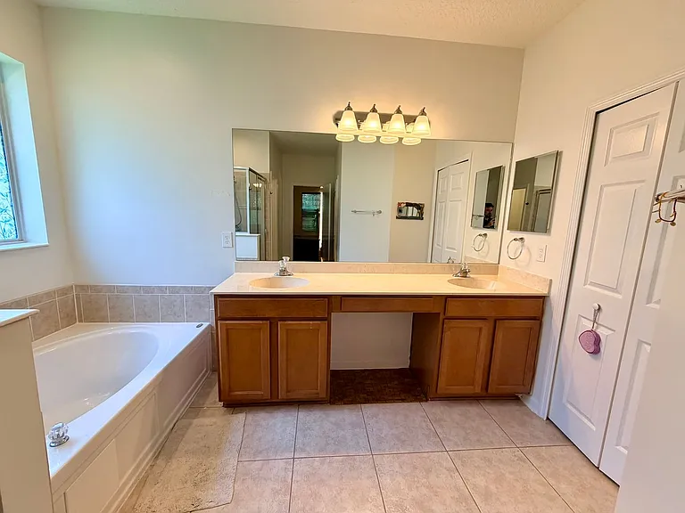 2411 Golfview Dr — Photo 12
