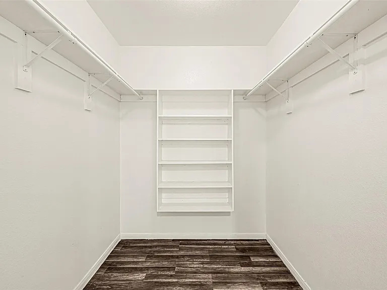 8843 Leclaire Meadow Dr — Photo 14