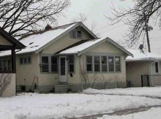 1560 Almond Ave, Saint Paul, MN 55108