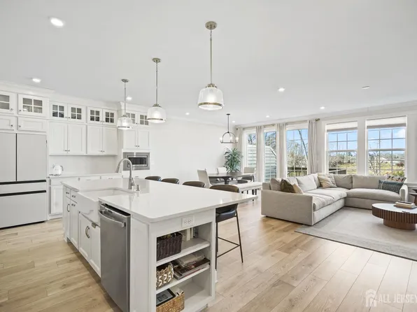 2707 Hayden Ct, Monroe Township, NJ 08831