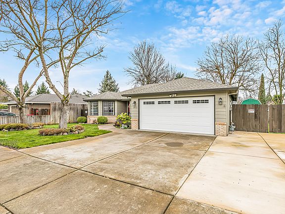 3rd image of 1813 Cascadia Cir