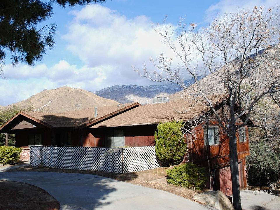 2nd image of 200 Pine Dr