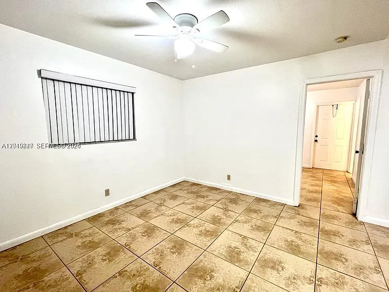 1412 SW 41st Ave #FRONT — Photo 10