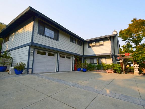 2nd image of 303 Trestle Glen Blvd