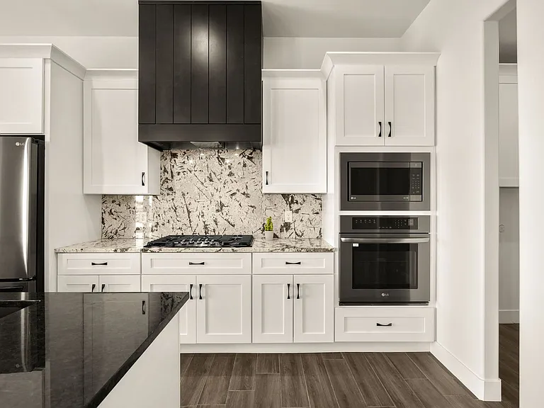 4025 Boardwalk Rd — Photo 16