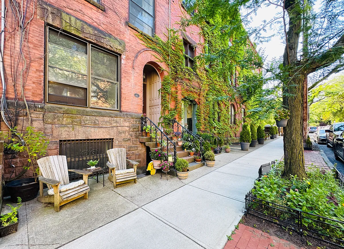 Building Photo - 154 Lancaster St #1