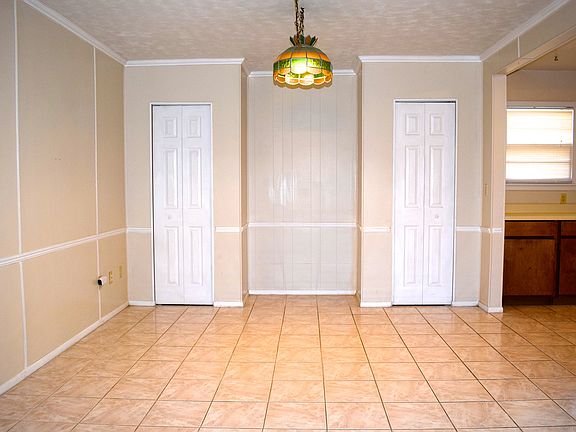 4th image of 2923 Dawn Ave