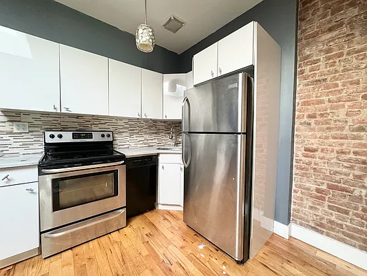 Rented by Pear NYC LLC | media 7