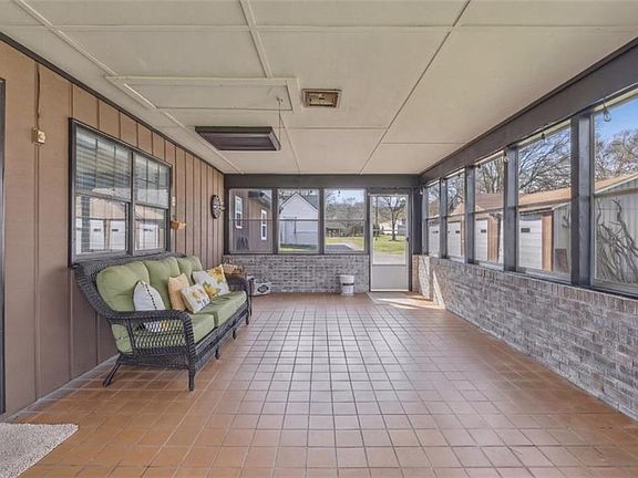 4th image of 486 Back Penn Rd