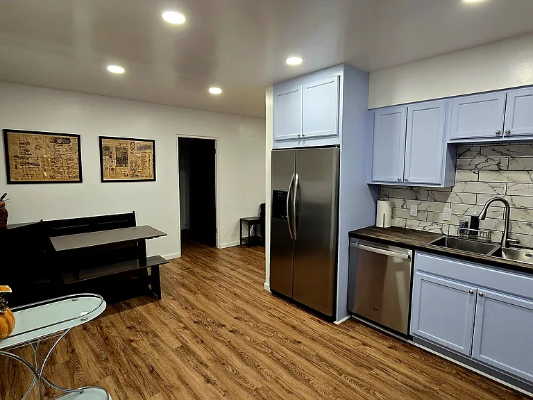 1412 Quincy St NE — Photo 11