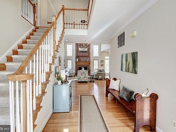 5th image of 217 Finnegan Dr