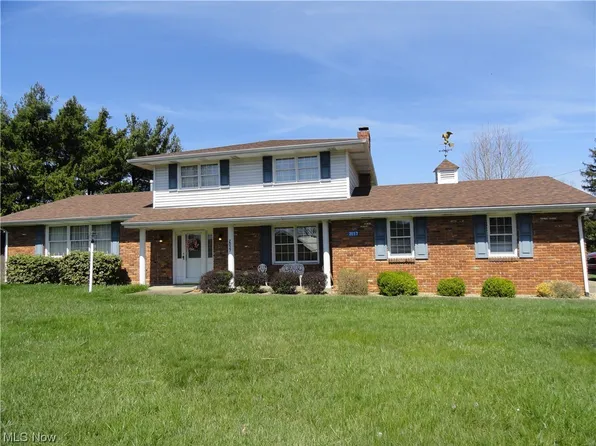 2037 Veterans Blvd, New Cumberland, WV 26047